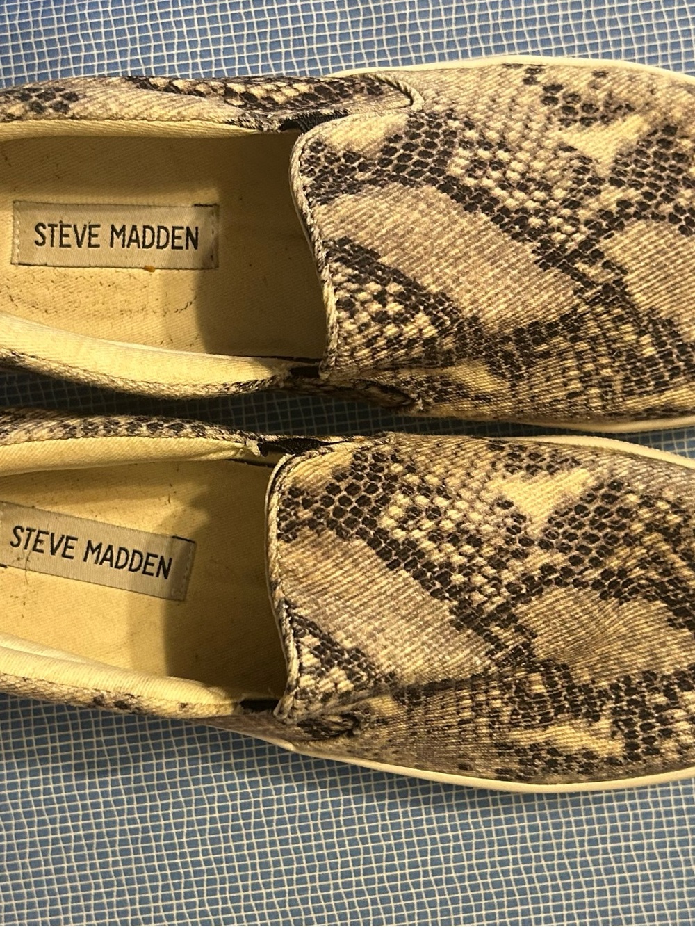 Steve Madden Beige and Brown Snake-Print Slip-On Loafers Size 8.5M